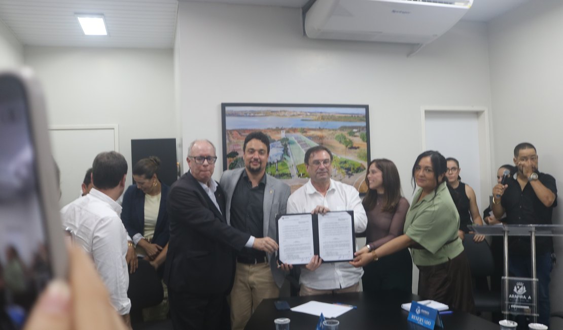 Vídeo. Prefeitura de Arapiraca realiza solenidade para assinatura de decreto voltado à população em situação de rua