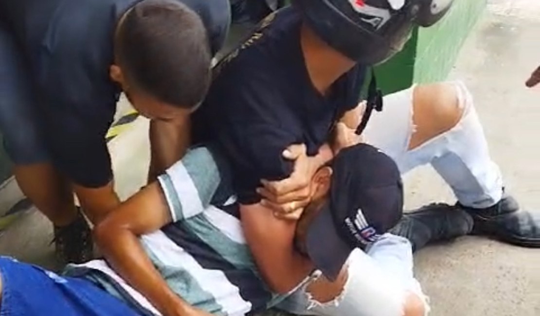 Homem que tentou assaltar mulher com faca é detido por populares no Centro de Arapiraca