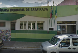 Sessão da Câmara é suspensa em Arapiraca por causa de problemas no telhado