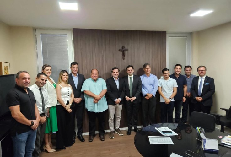 Saúde recebe defensores públicos e reafirma plano para zerar fila de espera de pacientes com câncer