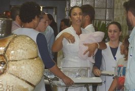 Ivete Sangalo deixa maternidade com Daniel Cady e Gêmeas