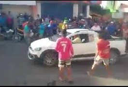 Motorista que atropelou 6 pessoas tem quadro estável após ser espancado, em AL