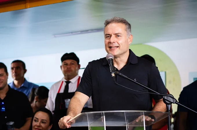Programa de creches avança e pode gerar até 6 mil empregos em Alagoas, celebra Renan Filho