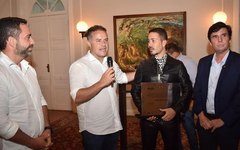 Carlinhos Maia recebe título de 'Imperador do Turismo em Alagoas'