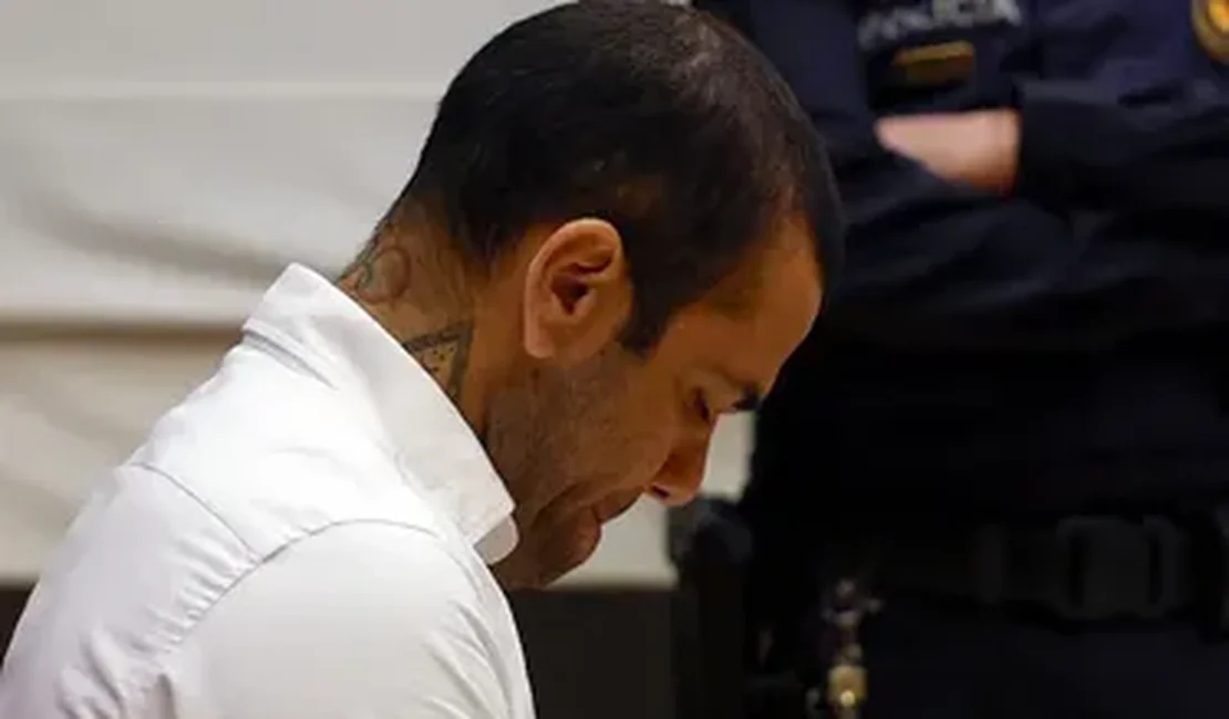 Daniel Alves perde disputa na Justiça e terá que pagar indenização a ex-clube
