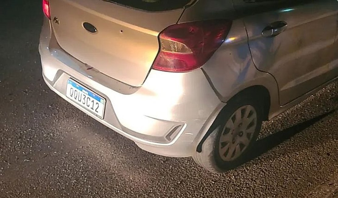 Homem e adolescente são encontrados mortos em porta-malas de carro na BA