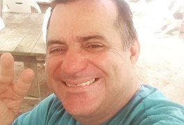 Compositor de sucessos do 'É o Tchan', morre aos 53 anos na Bahia