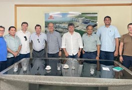 Ronaldo Lopes dialoga com empresários do Grupo Coringa sobre investimentos em Penedo