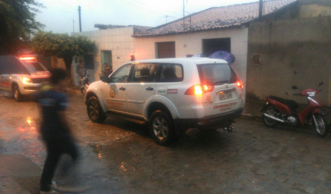 Mulher morre após levar choque enquanto estendia roupas, em Arapiraca