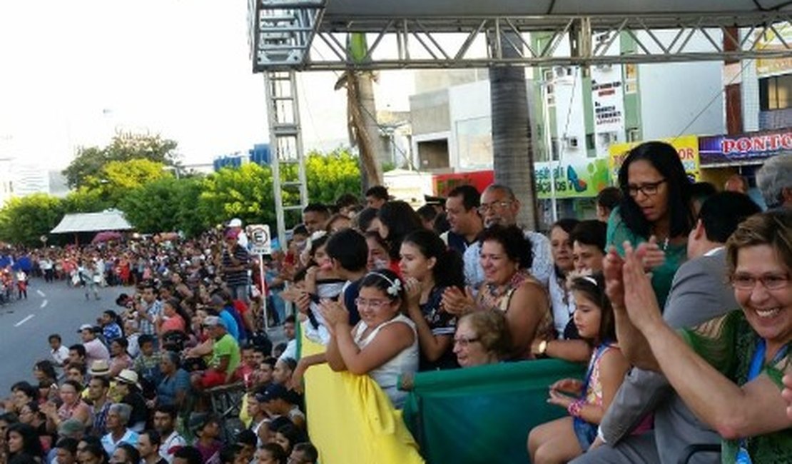 Desfile interdita ruas do centro de Arapiraca nesta sexta-feira (30)