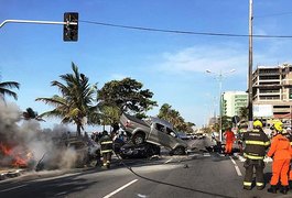 Vídeo. Engavetamento com cinco veículos causa incêndio e deixa um morto em Maceió