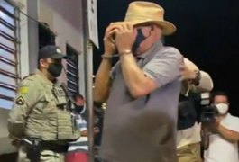 Caseiro e patrão presos faziam comida pra Lázaro e davam descanso; veja detalhes