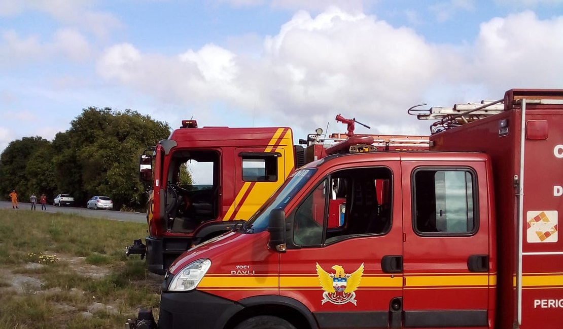 Incêndio atinge residência e pessoa sofre queimaduras em Rio Largo