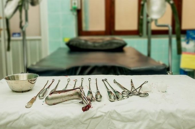 Clínica clandestina de abortos em Arapiraca deixou grávida morta e mulher sem visão; idosa e empresário são indiciados
