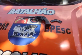 Polícia Militar apreende revólver e recupera materiais roubados em Maceió