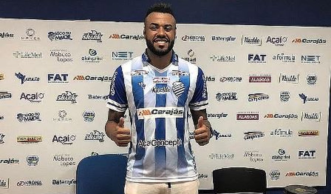 Cassiano acerta rescisão de contrato com o CSA