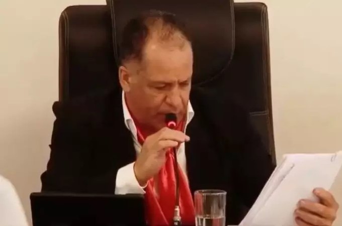 Vereador protagoniza gafe ao convidar Brizola para sessão em Câmara no RS