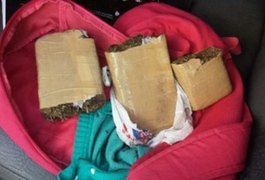 Adolescente é apreendida com maconha no bairro da Cambona, em Maceió