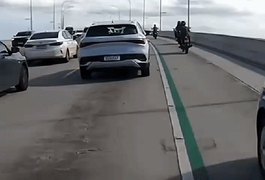 Donos de BYD se tornam vítimas de brincadeira perigosa no trânsito