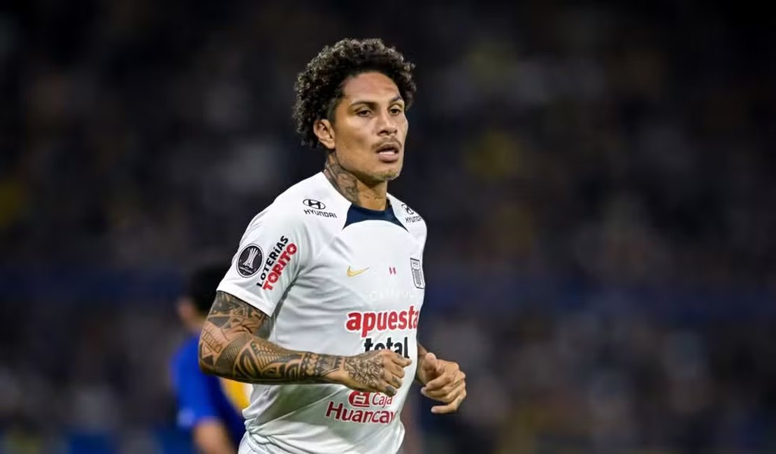 Torcida do Alianza Lima agride Guerrero e Advíncula, diz imprensa do país