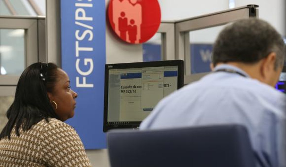 Saque das contas inativas do FGTS começa para nascidos em janeiro e fevereiro