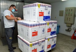 Alagoas recebe mais 44.750 doses de vacinas e já inicia distribuição para municípios