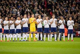 Jogador da Seleção Inglesa sai com garota de programa trans, é chantageado e paga para não ter nome revelado