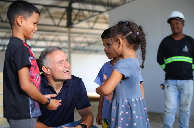 Com 41,75%, Renan Filho ultrapassa JHC em pesquisa, após início da pré-campanha