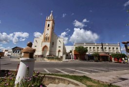 Mulher é presa tentando comprar com cartão de crédito furtado em Alagoas