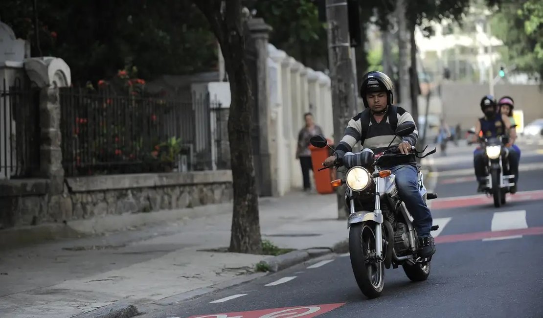 Prefeitura de SP não autoriza 99 a transportar passageiros em motos