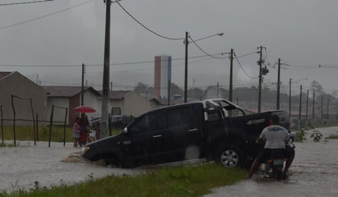 Chuva apavora população em União dos Palmares