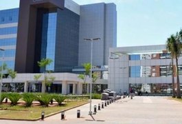 Ao visitar marido com Covid e prestes a ser intubado, esposa descobre amante e leva caso à polícia