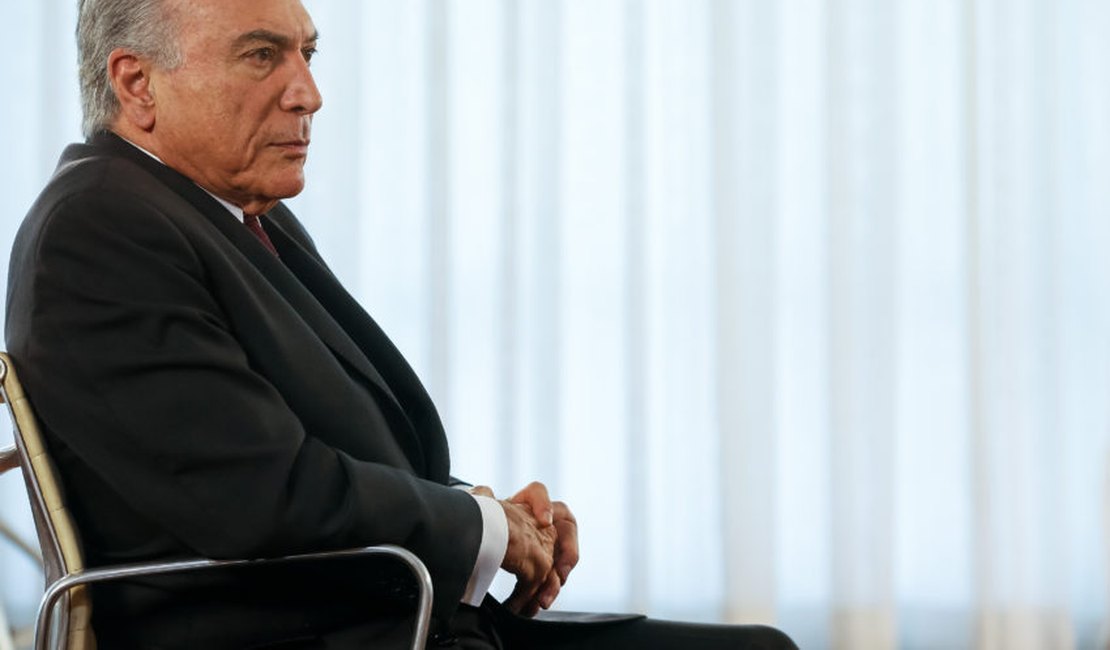 STF dá dez dias para que Temer e deputados expliquem reforma da previdência