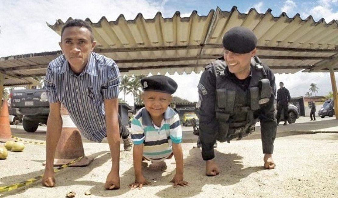 Menino com doença crônica realiza sonho de conhecer o Bope