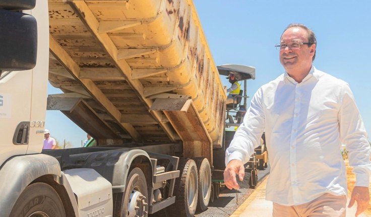 No mês de aniversário de Arapiraca, Luciano Barbosa realiza entrega de dezenas de obras