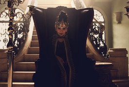Pianista Sexy aparece toda vestida em novo trabalho, após superar depressão