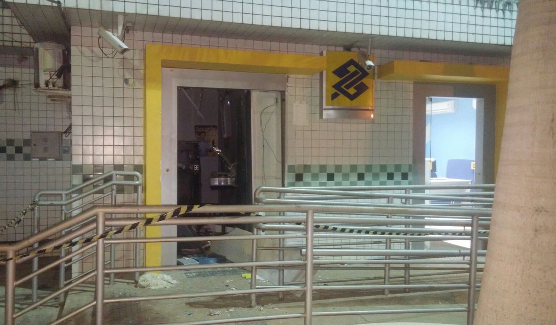 Criminosos explodem caixa eletrônico de Coité do Nóia, AL