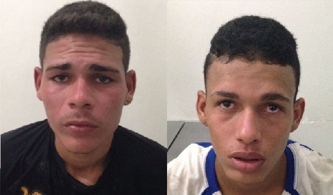 Dupla suspeita de assalto é presa em flagrante com moto roubada