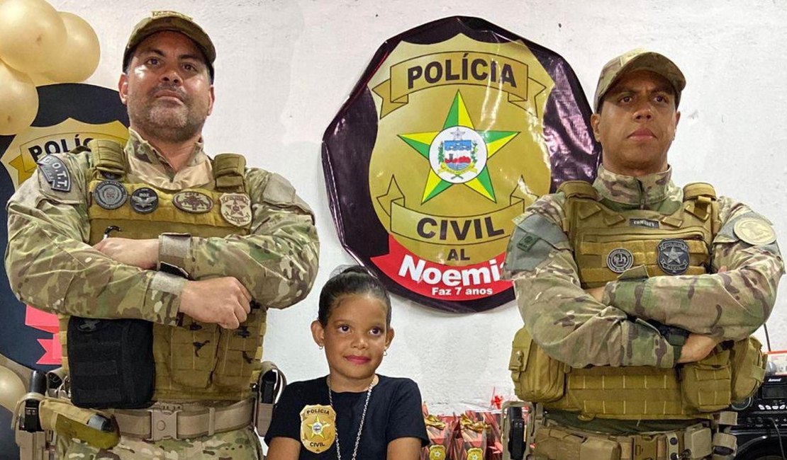 Policiais civis participam de aniversário de menina que sonha em ser delegada