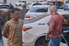 Homem é preso no Rio após cobrar R$ 10 mil por churrasquinho a turista