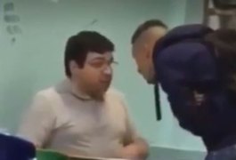 Aluno dá soco em professor dentro da sala de aula em escola de SP; veja o vídeo