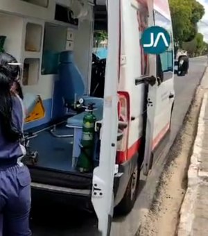 Vídeo: Motociclista fica ferida ao cair em quebra-molas sem sinalização em Arapiraca