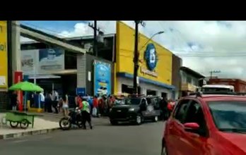 Populares capturam homem que roubou celular de vítima no centro de Arapiraca