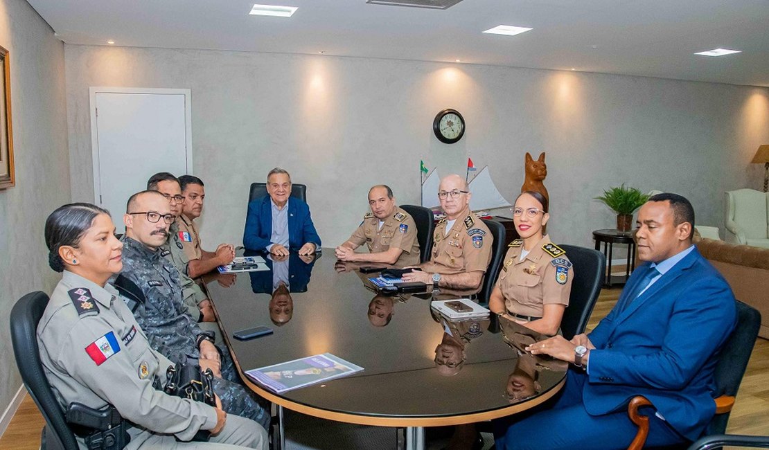 Polícia Militar apresenta balanço das ações da corporação ao governador em exercício