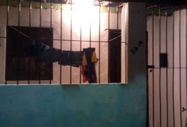 Júri absolve mulher que matou companheiro com 19 facadas, em Maceió