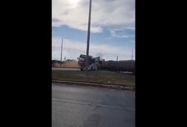 Trem e ônibus se chocam no DF e uma pessoa morre