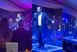 VÍDEO: Governador do RJ canta ‘Evidências’ em jantar com a presença de Alexandre de Moraes