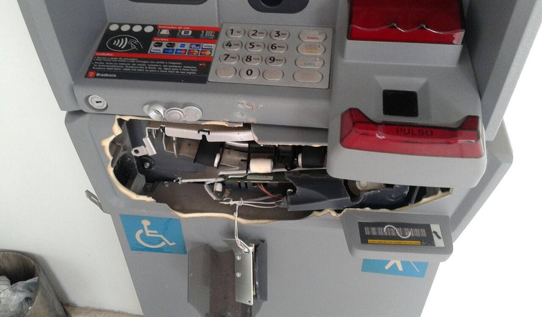 Bandidos tentam explodir caixa eletrônico em Olho D'Água Grande