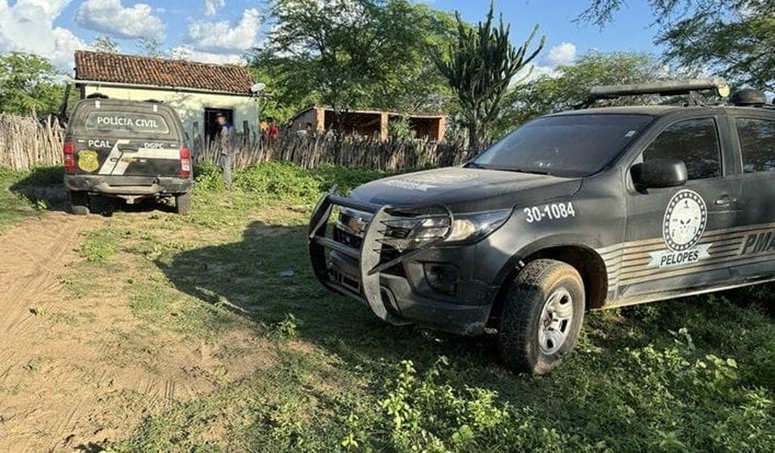 Idoso é encontrado morto com marcas de tiros, dentro de casa, no Sertão