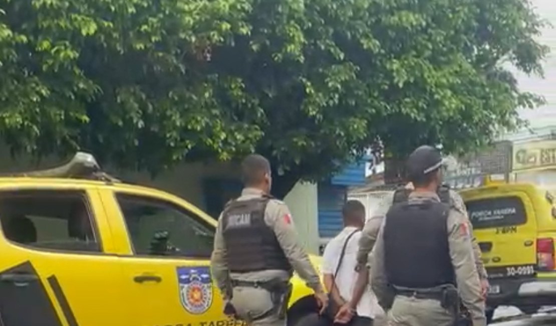 Homem é detido após assaltar casal de idosos no centro de Arapiraca